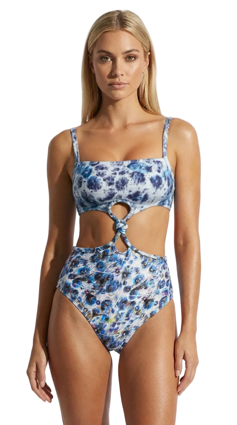 Kim Tobias One Piece Signature