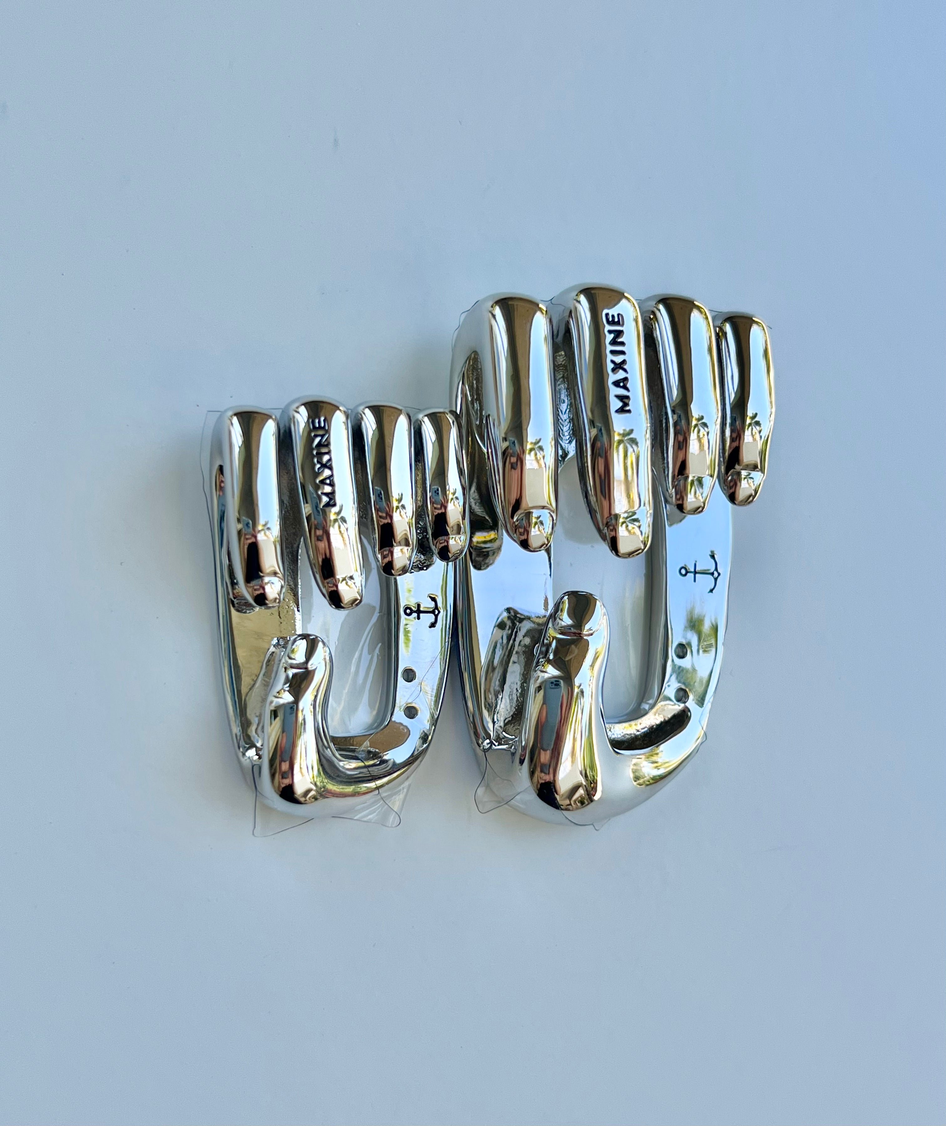 Hand brooch mini 4.2cm